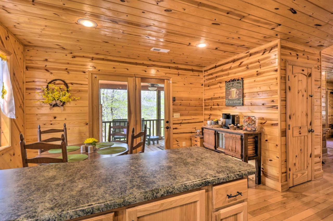 Cozy Hiawassee Cabin With Fire Pit And Mtn Views! Εξωτερικό φωτογραφία