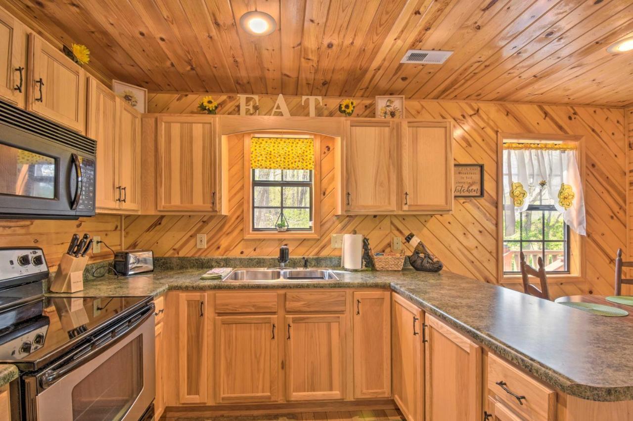 Cozy Hiawassee Cabin With Fire Pit And Mtn Views! Εξωτερικό φωτογραφία