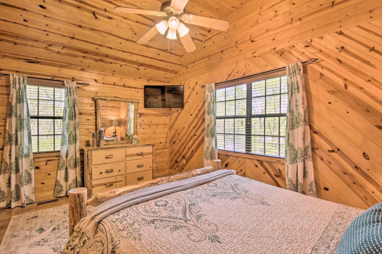 Cozy Hiawassee Cabin With Fire Pit And Mtn Views! Εξωτερικό φωτογραφία