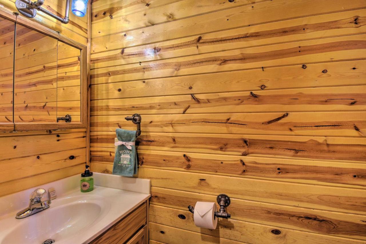 Cozy Hiawassee Cabin With Fire Pit And Mtn Views! Εξωτερικό φωτογραφία