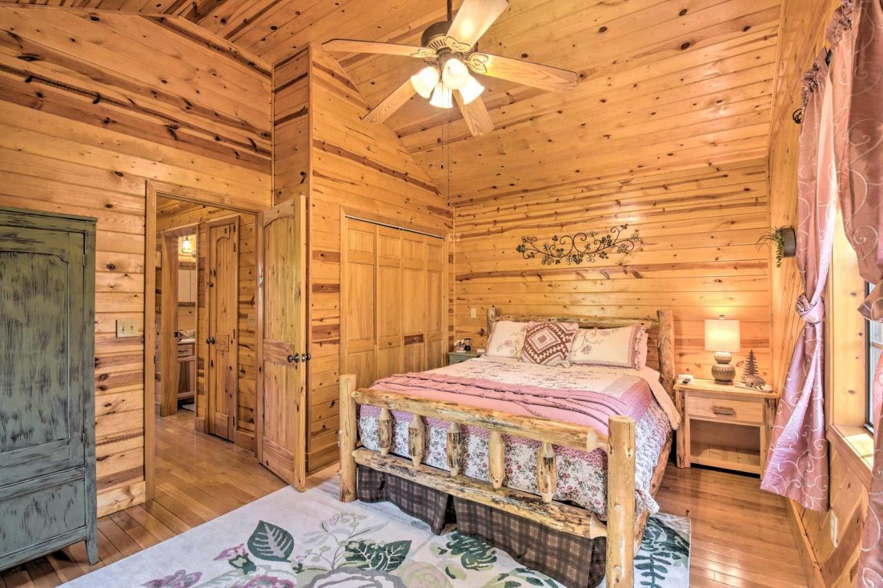 Cozy Hiawassee Cabin With Fire Pit And Mtn Views! Εξωτερικό φωτογραφία